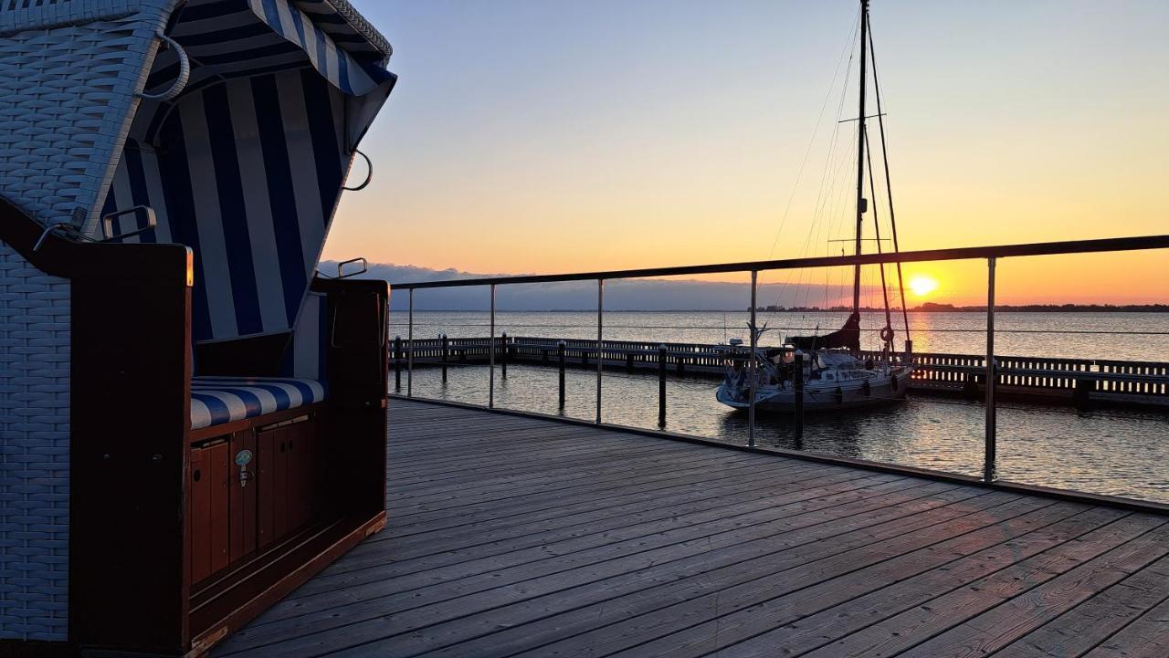 Hotel Hausboot Harmonie Stralsund Esterno foto